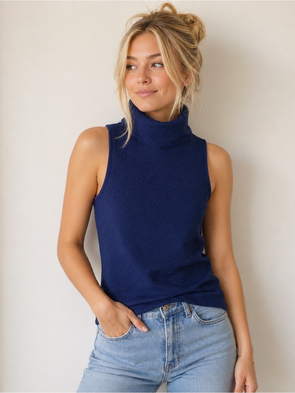Athleta Ribbed‎ Chevron Flurry Base Layer Tank in Commodore Blue Size S